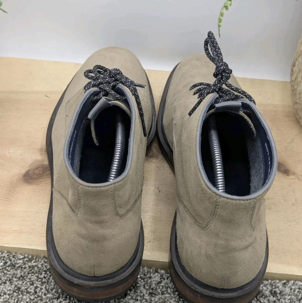 Cole Haan Men's Size 10M Roundhill Grand Chukka Heeled Water Resistant Boots ***